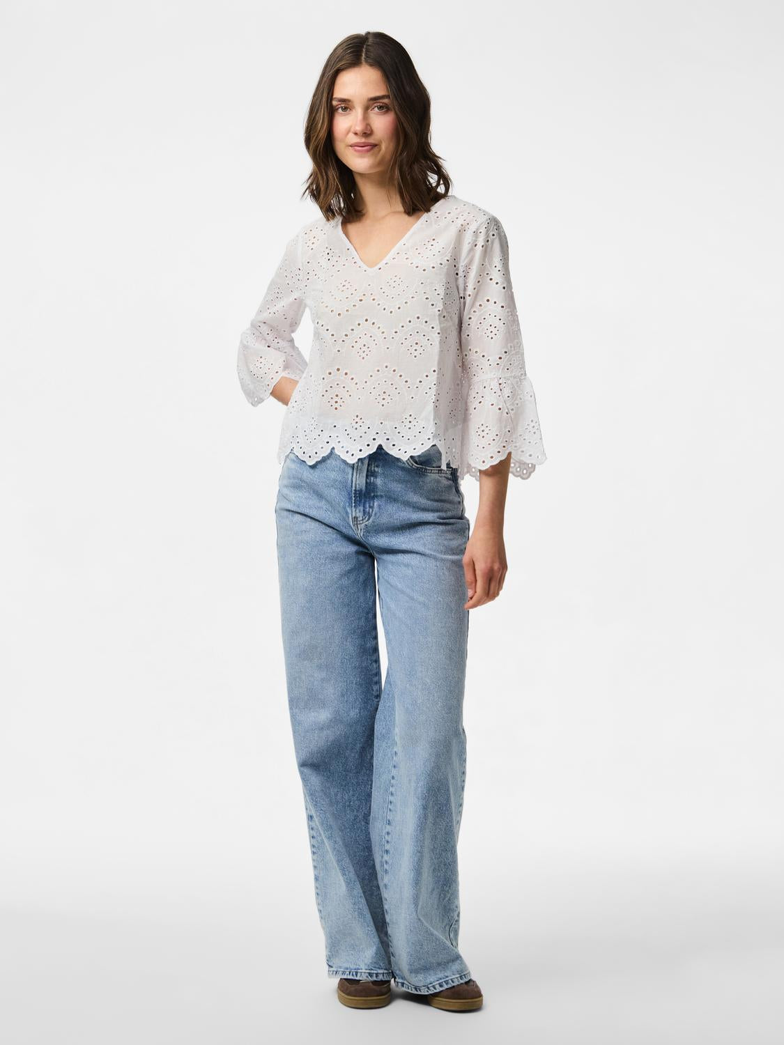 model_shot-front_full